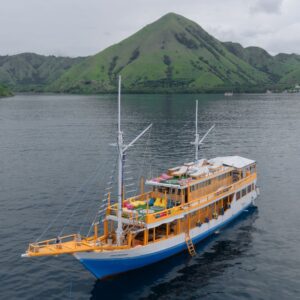 phinisi arfisyana.arfisyana boat