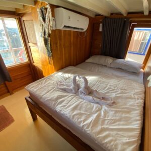 Phinisi Axton 01 room