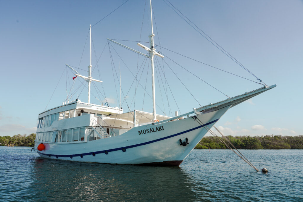 phinisi mosalaki,mosalki boat